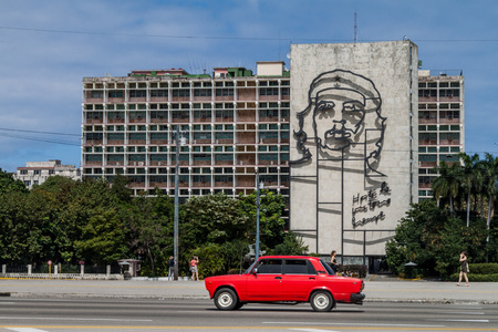 HAVANA, CUBA - FEB 21, 2016: Portrait of Che Guevara on the Ministry of the Interior on Plaza de la Revolucion.のeditorial素材