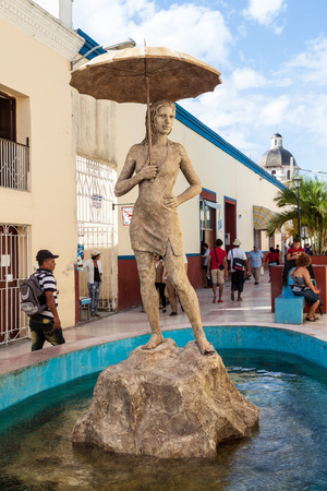 HOLGUIN, CUBA - JAN 28, 2016: Sculpture at the pedestrian zone in Holguin, Cubaのeditorial素材