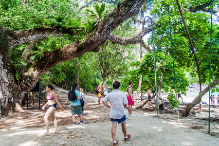 MANUEL ANTONIO, COSTA RICA - MAY 13, 2016: Crowds of tourists in National Park Manuel Antonio, Costa Ricaのeditorial素材