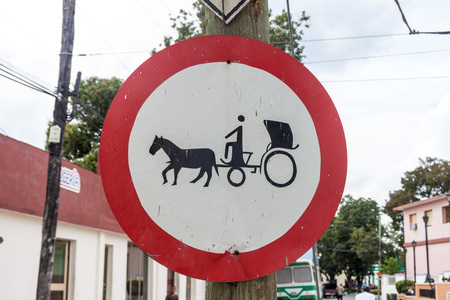 Horse carriage ban sign in Bayamo, Cubaの写真素材