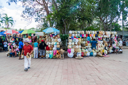 CHICHEN ITZA, MEXICO - FEB 26, 2016: Souvenir hut stalls at the archeological site Chichen Itza.のeditorial素材