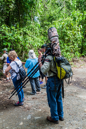MANUEL ANTONIO, COSTA RICA - MAY 13, 2016: Tourists in the National Park Manuel Antonio, Costa Ricaのeditorial素材