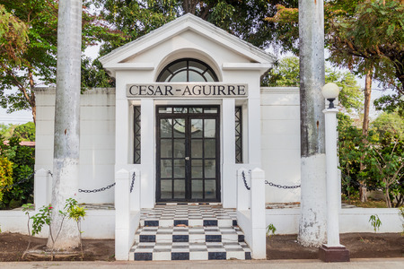 GRANADA, NICARAGUA - APRIL 28, 2016: Large tomb in a cemetery in Granada, Nicaraguaのeditorial素材