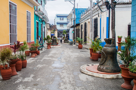 SANCTI SPIRITUS, CUBA - FEB 7, 2016: People walk at the pedestrian zone in Sancti Spiritus, Cubaのeditorial素材