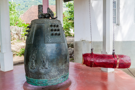 Big bell at Aluvihare Rock Temple, Sri Lankaの写真素材