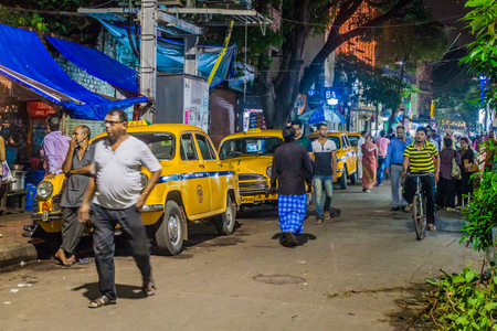 KOLKATA, INDIA - OCTOBER 27, 2016: Sudder street in the center of Kolkata, Indiaのeditorial素材