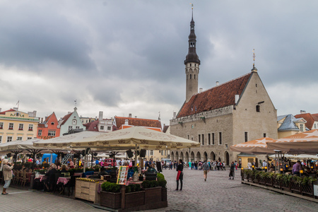 TALLINN, ESTONIA - AUGUST 23, 2016: View of the Town Hall square in Tallinn.のeditorial素材