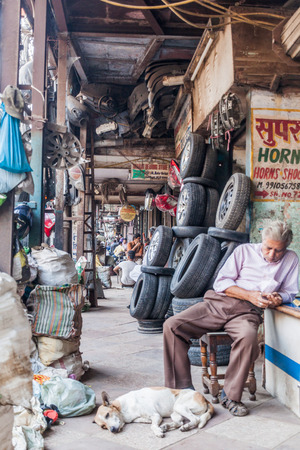 DELHI, INDIA - OCTOBER 22, 2016: Car spare parts shop in the center of Delhi, India.のeditorial素材