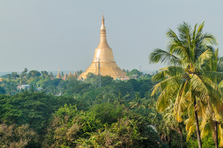 Shwemawdaw Pagoda in Bago, Myanmarの写真素材