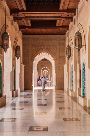 MUSCAT, OMAN - FEBRUARY 22, 2017: Walkway of Sultan Qaboos Grand Mosque in Muscat, Omanのeditorial素材