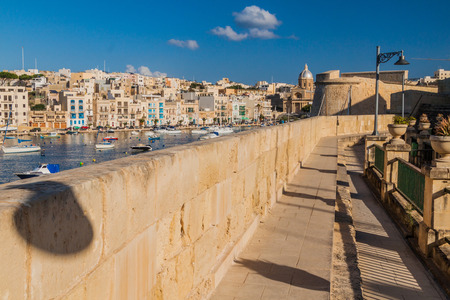 Fortification of Birgu, Kalkara town in the background, Maltaのeditorial素材
