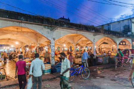SRIMANGAL, BANGLADESH - NOVEMBER 3, 2016: View of the Food Market in Srimangal, Bangladeshのeditorial素材