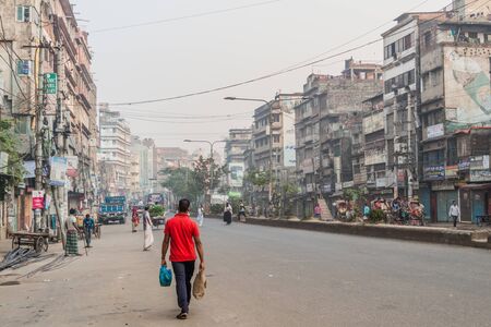 DHAKA, BANGLADESH - NOVEMBER 20, 2016: View of North-South Road in Dhaka, Bangladeshのeditorial素材