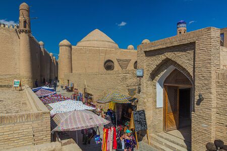 KHIVA, UZBEKISTAN - APRIL 25, 2018: Street market in the old town of Khiva, Uzbekistan.の写真素材