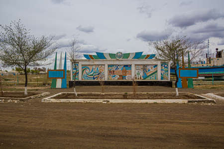 MUYNAQ, UZBEKISTAN - APRIL 22, 2018: Monument in former port town Moynaq (Moâynoq or Muynak), Uzbekistanのeditorial素材