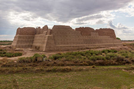 Kyzyl Qala (Kala) fortress in Kyzylkum desert, Uzbekistanのeditorial素材