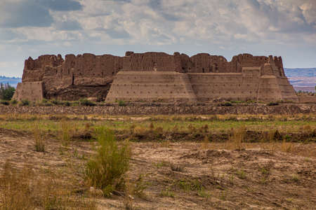 Kyzyl Qala (Kala) fortress in Kyzylkum desert, Uzbekistanのeditorial素材