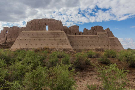 Kyzyl Qala (Kala) fortress in Kyzylkum desert, Uzbekistanのeditorial素材