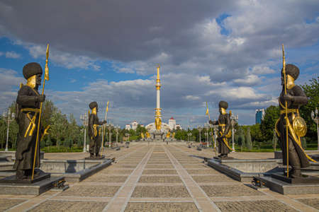 ASHGABAT, TURKMENISTAN - APRIL 17, 2018: Independence monument with Saparmurat Niyazov statue and Turkmen leaders statues in Ashgabat, Turkmenistanのeditorial素材