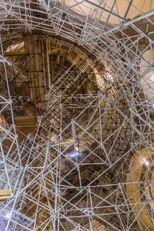 SOLTANIYEH, IRAN - APRIL 13, 2018: Scaffolding in the Dome of Soltaniyeh (Tomb of Oljeitu) in Zanjan province, Iranのeditorial素材