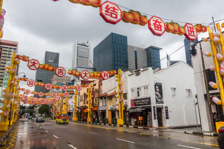 SINGAPORE, SINGAPORE - MARCH 12, 2018: South Bridge Road in the Chinatown of Singaporeのeditorial素材
