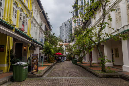 SINGAPORE, SINGAPORE - MARCH 12, 2018: View of Duxton Hill street in Singapore Chinatownのeditorial素材