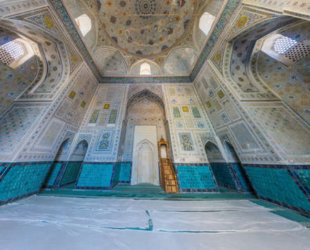 SHAHRISABZ, UZBEKISTAN: APRIL 29, 2018: Interior of Kok Gumbaz mosque in Shahrisabz, Uzbekistanのeditorial素材