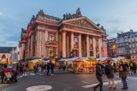 BRUSSELS, BELGIUM - DECEMBER 17, 2018: Christmas market around the Brussels Stock Exchange.の写真素材
