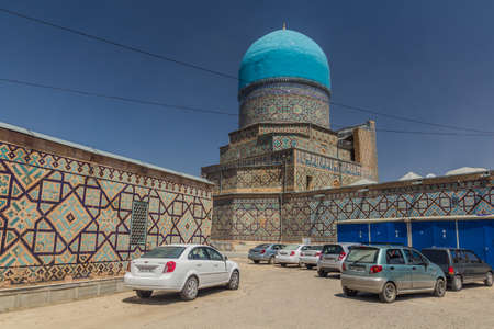 SAMARKAND, UZBEKISTAN: APRIL 28, 2018: Madrasa Tilya Kori in Samarkand, Uzbekistanのeditorial素材