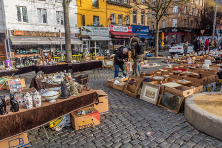 BRUSSELS, BELGIUM - DECEMBER 18, 2018: Marolles Flea Market at the Jeu de Balle square in Brussels, capital of Belgiumのeditorial素材