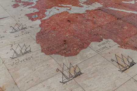 LISBON, PORTUGAL - OCTOBER 11, 2017: Map of discoveries at the Padrao dos Descobrimentos (Discoveries Monument) in Lisbon, Portugalのeditorial素材
