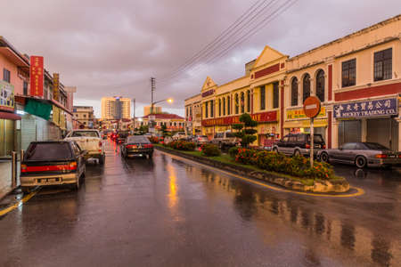 MIRI, MALAYSIA - FEBRUARY 27, 2018: Evening view of streets in Miri, Sarawak, Malaysiaのeditorial素材