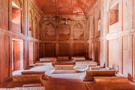FATEHPUR SIKRI, INDIA - FEBRUARY 17, 2017: Graves in the tomb Islam Khan in the ancient city Fatehpur Sikri, Uttar Pradesh state, Indiaのeditorial素材