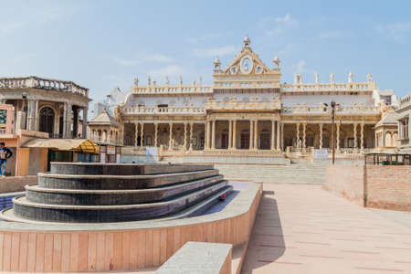 VRINDAVAN, INDIA - FEBRUARY 18, 2017: Shahji Temple in Vrindavan, Uttar Pradesh state, Indiaのeditorial素材