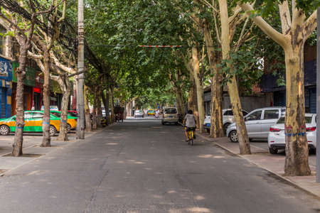 XI'AN, CHINA - AUGUST 5, 2018: Street in the old town of Xi'an, Chinaのeditorial素材