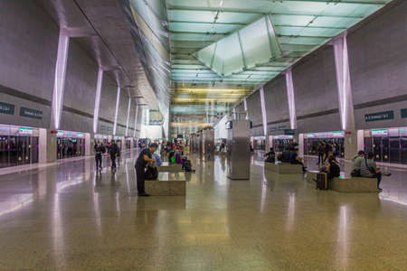 SINGAPORE, SINGAPORE - MARCH 10, 2018: Platform of Changi Airport MRT station in SIngapore.のeditorial素材
