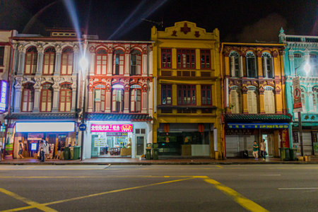 SINGAPORE, SINGAPORE - MARCH 10, 2018:  Night view of houses in the Chinatown of Singaporeのeditorial素材