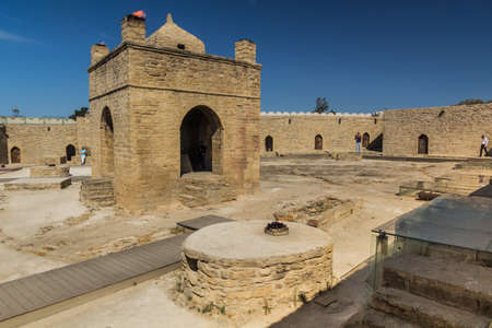 BAKU, AZERBAIJAN - JUNE 19, 2018: Tourists visit Baku Ateshgah (Fire Temple of Baku), Azerbaijanのeditorial素材
