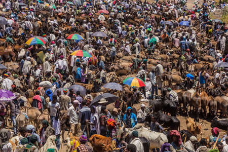 LALIBELA, ETHIOPIA - MARCH 30, 2019: Aerial view of crowds at the Saturday market in Lalibela, Ethiopiaのeditorial素材