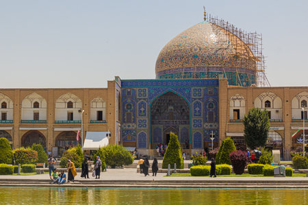 ISFAHAN, IRAN - JULY 9, 2019: Sheikh Lotfollah Mosque at Naqsh-e Jahan Square in Isfahan, Iranのeditorial素材