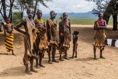 KORCHO, ETHIOPIA - FEBRUARY 4, 2020: Karo tribal women in Korcho village, Ethiopiaのeditorial素材