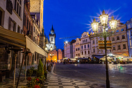 Evening view of the Old Town square in Prague, Czech Republicの写真素材