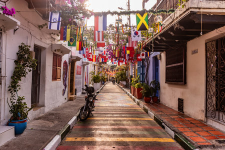 CARTAGENA, COLOMBIA - MARCH 6, 2023: Alley in Getsemani neighborhood of Cartagena de Indias, Colombiaのeditorial素材