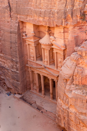 Al Khazneh temple (The Treasury) in the ancient city Petra, Jordanの写真素材