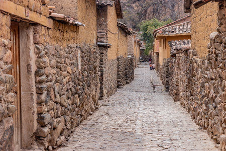 Narrow alley in Ollantaytambo village, Peruの写真素材