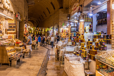 ERBIL, IRAQ - OCTOBER 7, 2022: Qaysari Bazaar market in Erbil (Hawler), Kurdistan Region of Iraqのeditorial素材