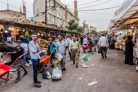 ERBIL, IRAQ - OCTOBER 9, 2022: Busy street in Erbil (Hawler), Kurdistan Region of Iraqのeditorial素材