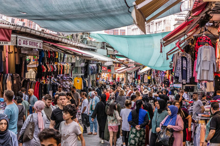 ISTANBUL, TURKEY - SEPTEMBER 18, 2022: Shopping street in the center of Istanbul, Turkeyのeditorial素材