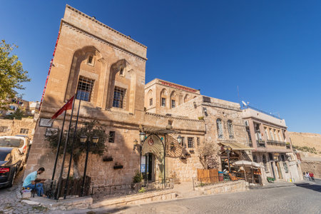 MARDIN, TURKEY - SEPTEMBER 27, 2022: Traditional sandstone houses in Mardin, Turkeyのeditorial素材