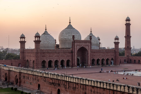 Badshahi Mosque in Lahore in the evening, Pakistanの写真素材